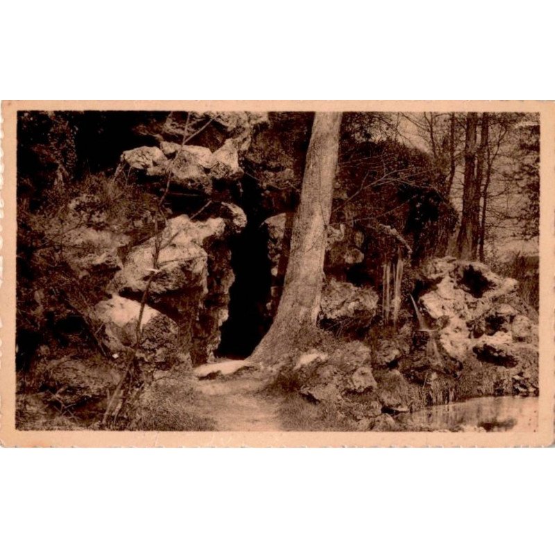 JUVISY: les grottes du parc - bon état