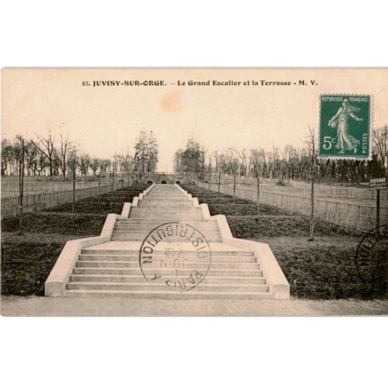 JUVISY-sur-ORGE: le grand escalier et la terrasse - très bon état