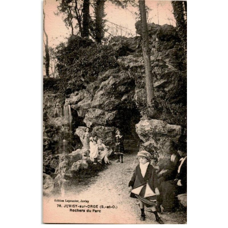 JUVISY: rochers du parc - très bon état