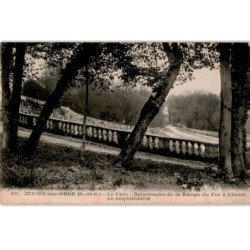 JUVISY-sur-ORGE: lle parc balustrades de la rampe du fer à cheval - très bon état