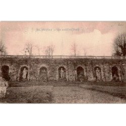 JUVISY-sur-ORGE: un coin du parc - très bon état