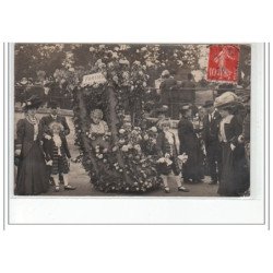 PARIS 1er : carte photo de la fête des fleurs aux Tuileries en 1908 (char Fortier vld.Haussmann) - très bon état