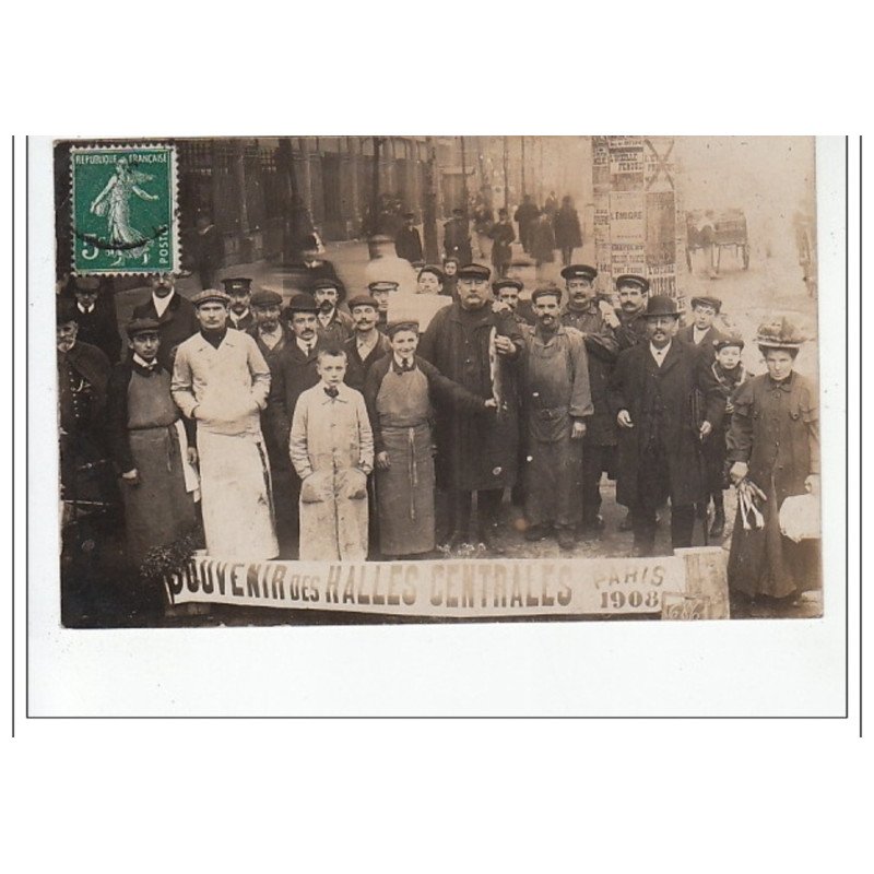 PARIS 1er : carte photo """"souvenir des Halles"""" - bon état (une tache au dos)