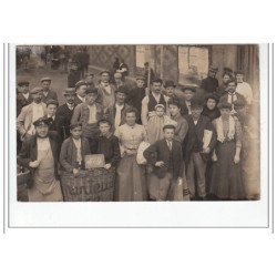 PARIS 1er : carte photo """"souvenir des Halles"""" - - très bon état