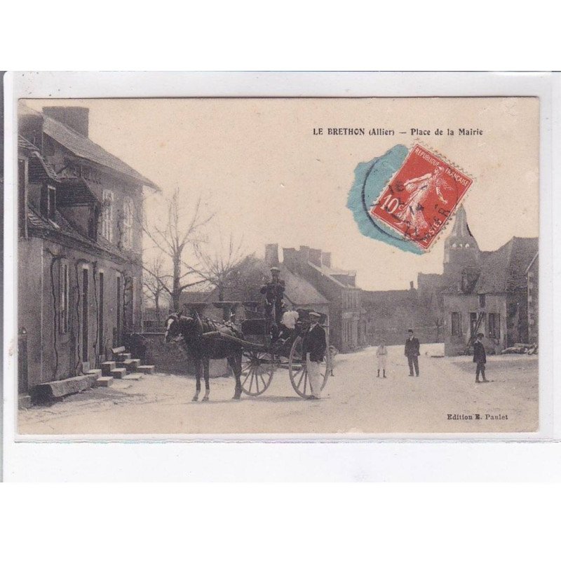 LE BRETHON: place de la mairie - très bon état