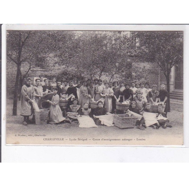 CHARLEVILLE: lycée sévigné, cours d'enseignement ménager, lessive - très bon état