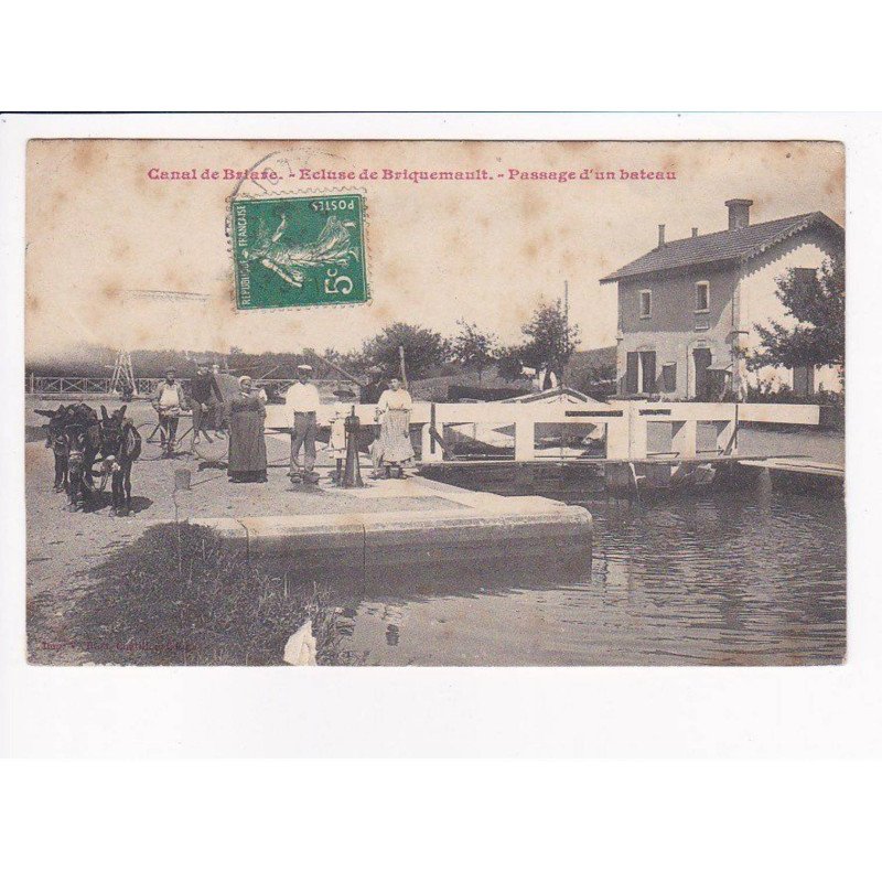 CHATILLON-COLIGNY - Canal de Briare - Ecluse de Briquemault - Passage d'un bateau - état (une déchirure)