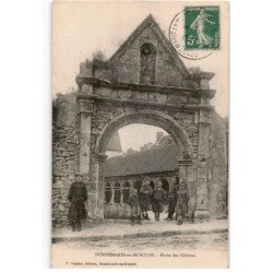 DONNEMARIE-en-MONTOIS: porte des cloîtres - très bon état