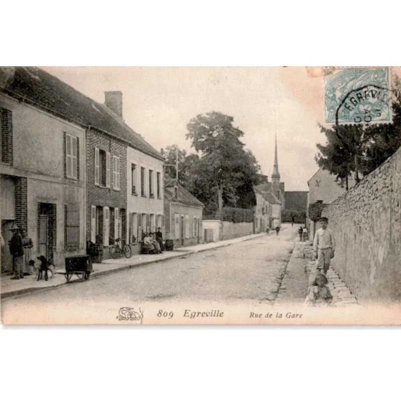 EGREVILLE: rue de la gare - très bon état