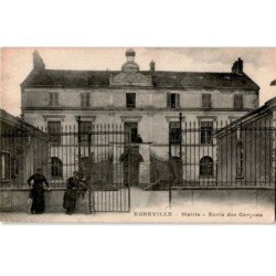 EGREVILLE: mairie école des garçons - très bon état