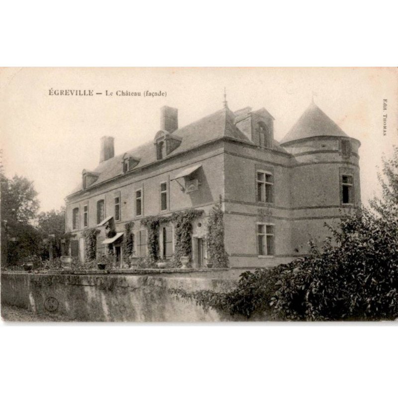 EGREVILLE: le château (façade) - très bon état