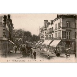 FONTAINEBLEAU: la grande rue - très bon état