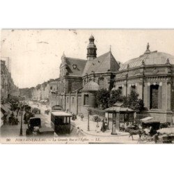 FONTAINEBLEAU: la grande rue et l'église - très bon état