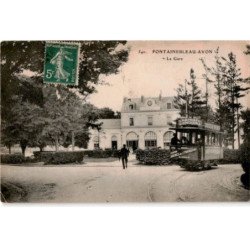 FONTAINEBLEAU: la gare - très bon état