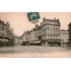 FONTAINEBLEAU: entrée de la rue grande - état