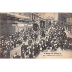 NANTES - La Fête Dieu 1921 - La Procession Rue de l'Evêché - très bon état