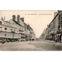 FONTAINEBLEAU: entrée de la rue grande - très bon état