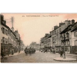 FONTAINEBLEAU: place de l'étape aux vins - très bon état