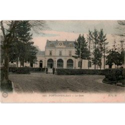 FONTAINEBLEAU: la gare - très bon état