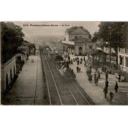 FONTAINEBLEAU: la gare - très bon état