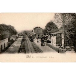 FONTAINEBLEAU: la gare - très bon état