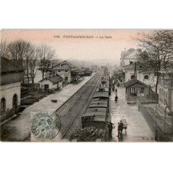 FONTAINEBLEAU: la gare - très bon état