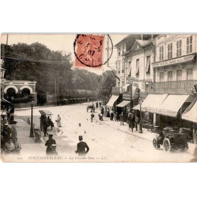 FONTAINEBLEAU: la grande rue - très bon état