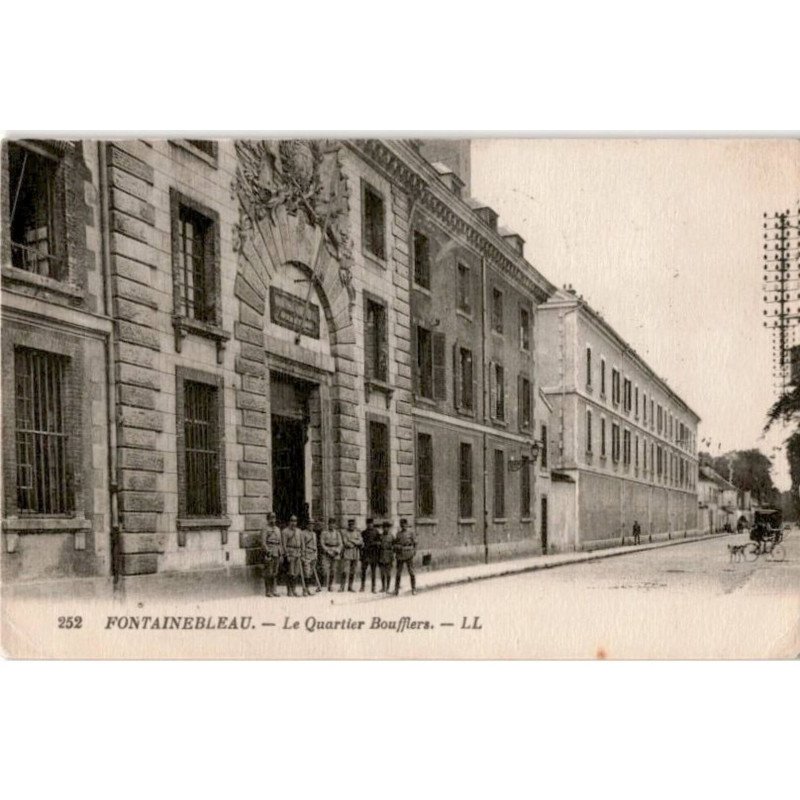 FONTAINEBLEAU: le quartier boufflers - très bon état