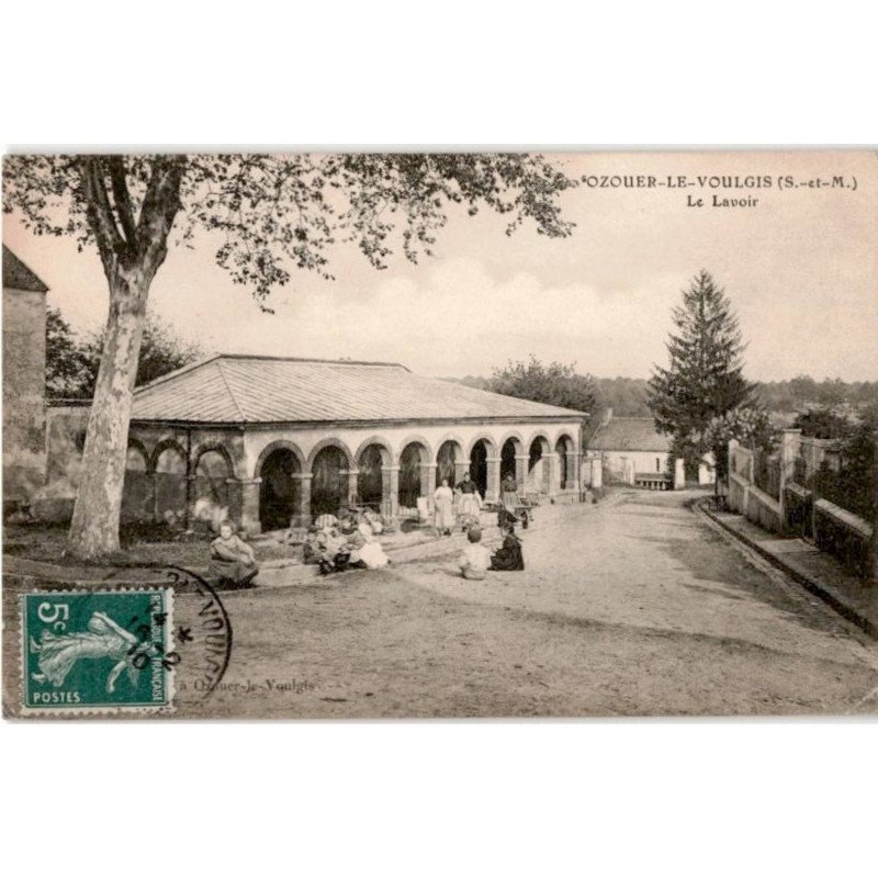 OZOUER-le-VOULGIS: le lavoir - très bon état