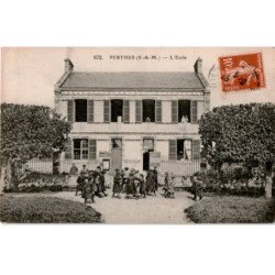 PERTHES: l'école - état