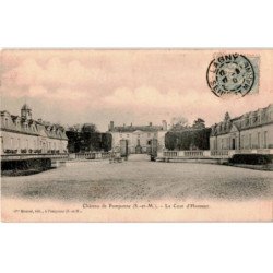 POMPONNE: château de pomponne, la cour d'honneur - très bon état