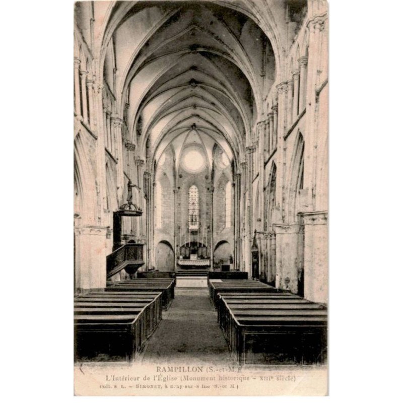 RAMPILLON : l'intérieur de l'église monument historique XIIIe siècle - état