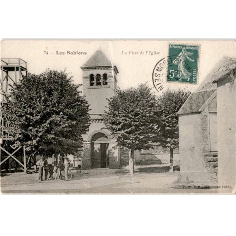 LES SABLONS: la place de l'église - très bon état