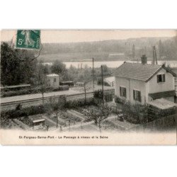 SAINT-FARGEAU-SEINE-PORT: le passage à niveau et la seine - très bon état