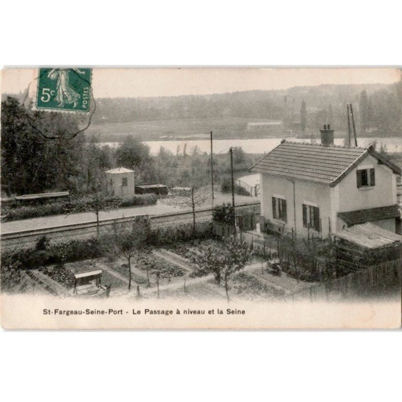 SAINT-FARGEAU-SEINE-PORT: le passage à niveau et la seine - très bon état