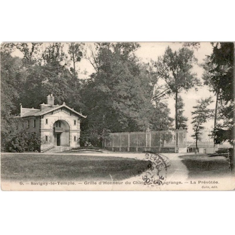 SAVIGNY-le-TEMPLE: grille d'honneur du château de lagrange la prévôtée - état