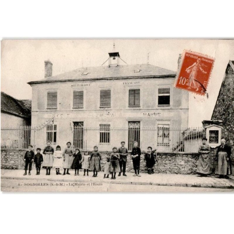 SOGNOLLES: la mairie et l'école - très bon état