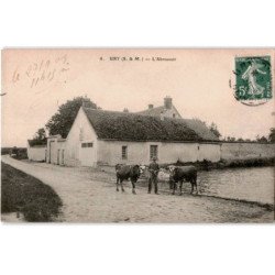 URY: l'abreuvoir - très bon état