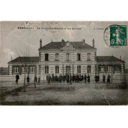 VARENNES: la nouvelle mairie et les écoles - état
