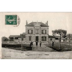 VILLENEUVE-LE-COMTE: l'école - état