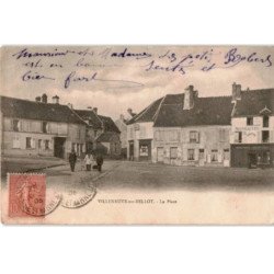 VILLENEUVE-sur-BELLOT: la place - très bon état