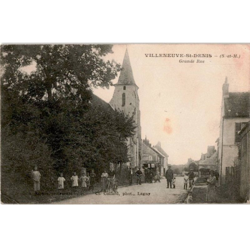 VILLENEUVE-sur-BELLOT: grande rue - très bon état