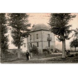 VILLENEUVE-sur-DENIS: pavillon de chasse la guette - très bon état