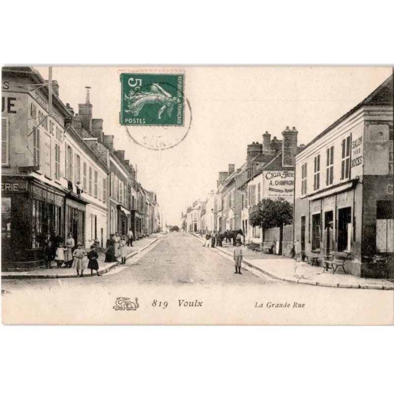 VOULX: la grande rue - très bon état