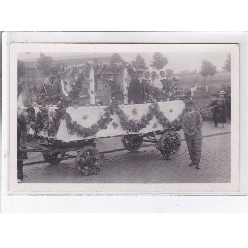 SOISSON(?): cavalcade (4 CPA) - très bon état