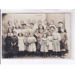 AMBILLOU: classe d'école - très bon état