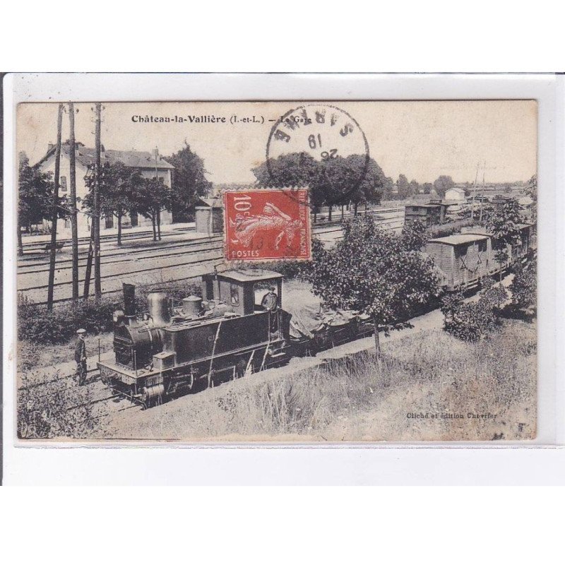 CHATEAU-la-VALLIERE: la gare - très bon état