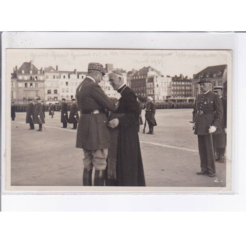 METZ: cérémonie, remise de médaille - très bon état METZ: cérémonie, remise de médaille - très bon état
