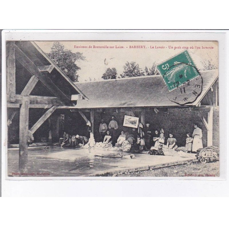 BARBERY: le lavoir, un petit coin où l'on bavarde - très bon état