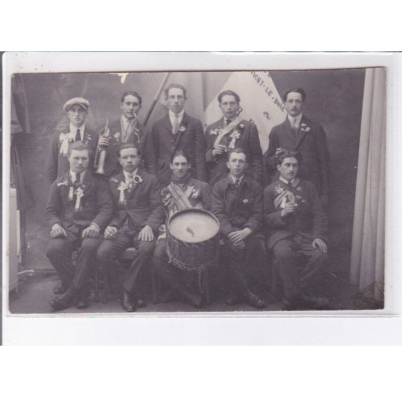 SAUVIGNY le BOIS: conscrits, musiciens - très bon état